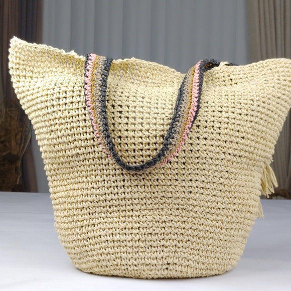 Haute Hippie Style Handcrafted Tote Bag. - Picture 5 of 12